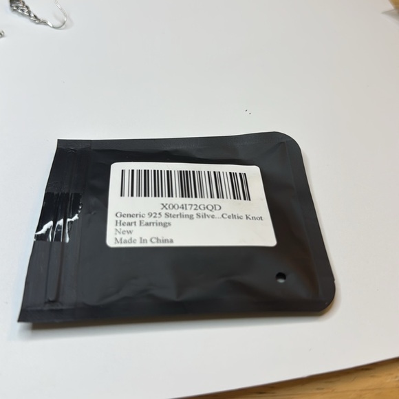 Elegant Silver and Celtic Knot Green Heart Earrings - Picture 2 of 2